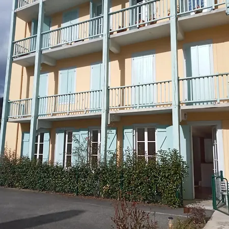 A La Fontaine Saint-blaise Apartment *